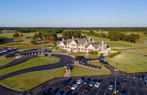 Red Hill Condominio | Condo in Legends Golf Course Resort with a great Pub Next Door to the Unit