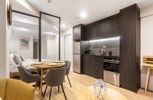 Newton Condominio | Condo in Auckland CBD with Pool and Gym! Queen St