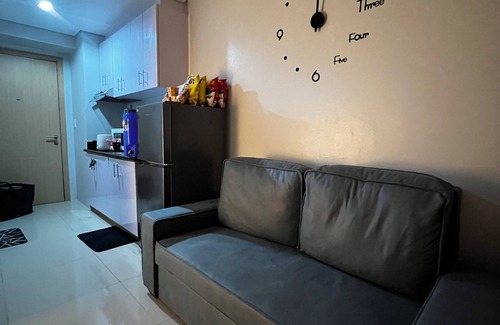 Santo Cristo Condominio | Condo in SM North, Quezon City with Pool, Netflix, WiFi, AC