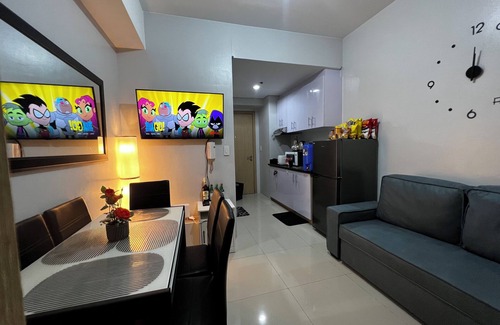 Santo Cristo Condominio | Condo in SM North, Quezon City with Pool, Netflix, WiFi, AC