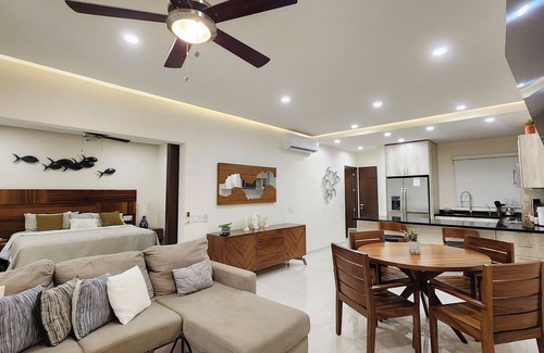 Puerto Vallarta Apartamento | Condo in the romantic zone of Puerto Vallarta, one block from the beach.