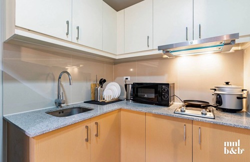Bonifacio Global City Condominio | Condo in Uptown Parksuites Tower II BGC w/ Netflix, Disney+ and HBO Go