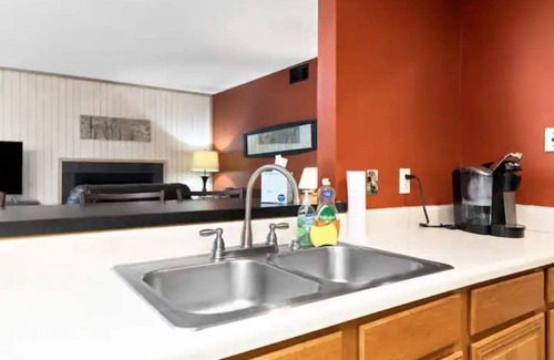 Nellysford Condominio | Condo in Wintergreen Resort