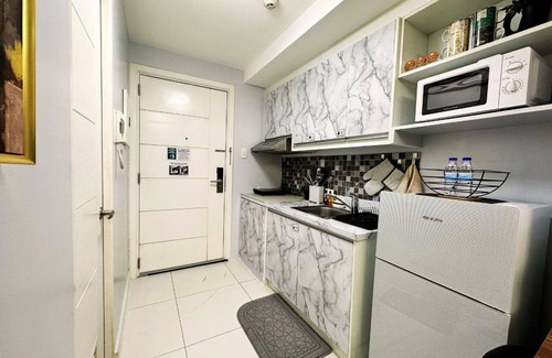 San Lorenzo Condominio | Condo Makati Greenbelt w/ free access to Pool, Gym, Sauna and highspeed internet