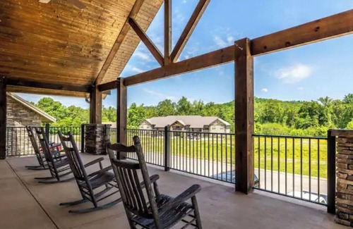 Townsend Condominio | Condo nestled in the Smokies with pool!