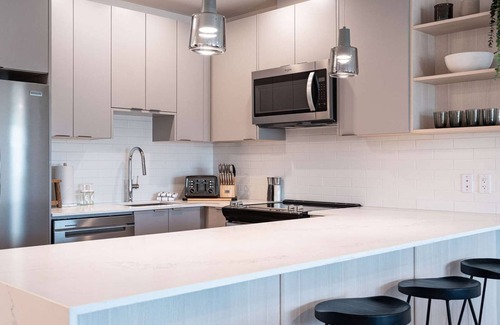 Revelstoke Condominio | Condo - Revelstoke Vacations - The Selkirk House