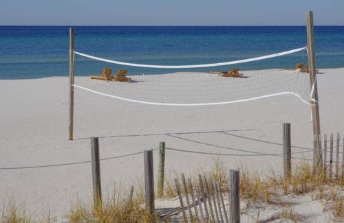 Panama City Beach Complejo | Condo-style Fully Furnished Accommodations With Beachfront and Upscale Amenities