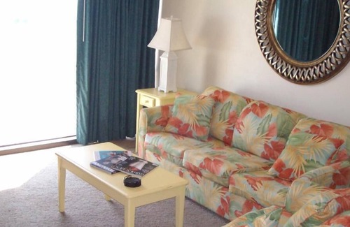 Panama City Beach Complejo | Condo-style Fully Furnished Accommodations With Beachfront and Upscale Amenities