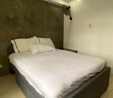 Loyola Heights Apartamento | Condo unit in QC