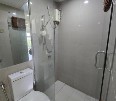 Loyola Heights Apartamento | Condo unit in QC