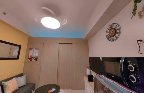 Pasay Condominio | Condo unit near NAIA Airport, Mall of Asia, CCP, PICC & more attractions nearby