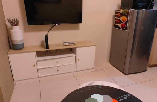 Pasay Condominio | Condo unit near NAIA Airport, Mall of Asia, CCP, PICC & more attractions nearby