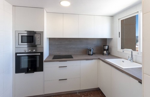 Grao de Gandia Apartamento | Apartamento con encanto, a pocos metros de la playa. A/A y wifi gratis. Terraza con vistas al mar-ALQUILER SOLO FAMILIAS