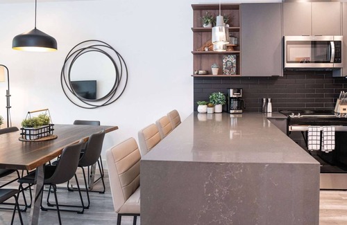 Revelstoke Condominio | Condo with Hot Tub - Revylation