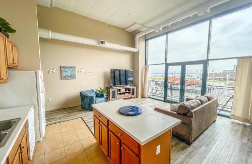 Sandusky Apartamento | Condo with Lake & Cedar Point Views From Balcony.