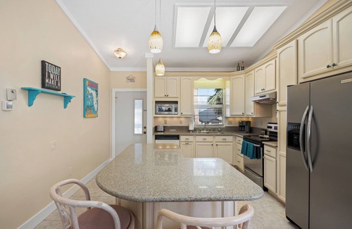 Al Lago Village Condominio | Condo with Pool close to the Beach 55+