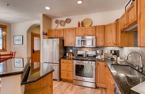 Keystone Condominio | Condo With Private Patio, on shuttle route by RedAwning