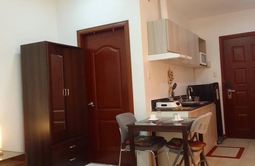 Cebu Condominio | Condo with rooftop swimming and Gym overlooking the famous Ayala Center Cebu.