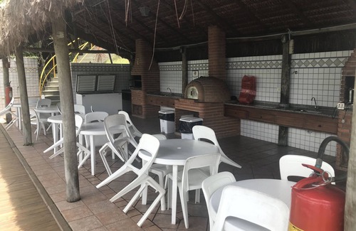 Pontal da Cruz Apartamento | Condomínio com ótima estrutura e vista privelegiada.