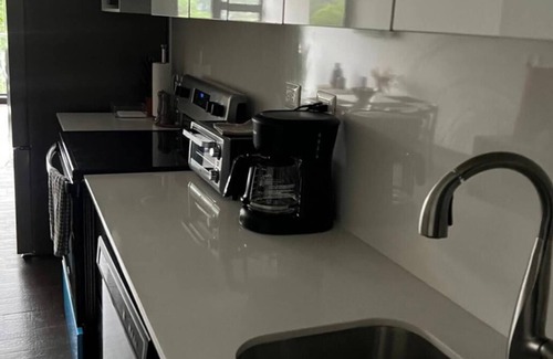 Zona 15 Apartamento | Condominio con estillo en area tranquilla y contemporania.