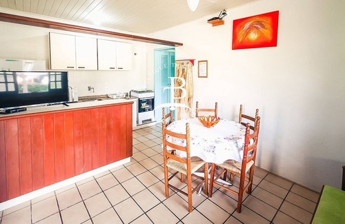 Ponta das Canas Casa | Condominium with pool House with terrace and barbecue