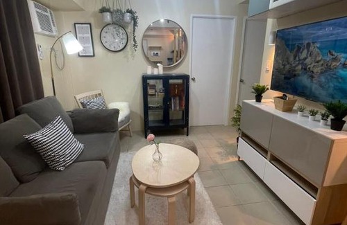 Pio del Pilar Apartamento | Condotel 2BR 2Bathroom Family and Kitchen
