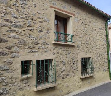 Molitg-les-Bains Casa | Confortable maison de village en pierre typique