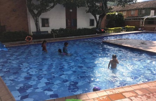 Cali Apartamento | Encanto de Cali: Condominio Acogedor Cerca de Cosmocentro y Cultura