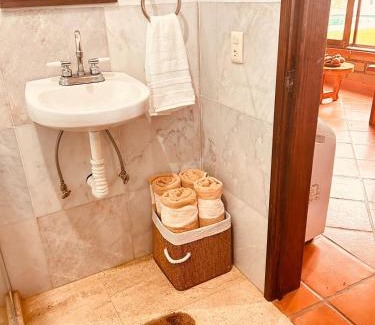 Santo Domingo Casa | Confortables cabañas con alberca y vistas a las montañas