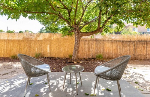 Northeast Heights Apartamento | CONGRATS! You found a large 1BR apt prime location in unit Washer/Dryer, parking