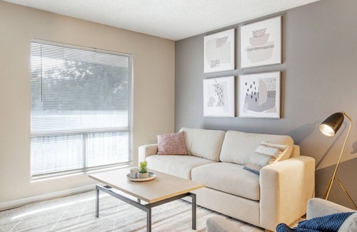 Deer Valley Apartamento | CONGRATS! You’ve found a large1BR apt w/high-end appliances in a prime location!