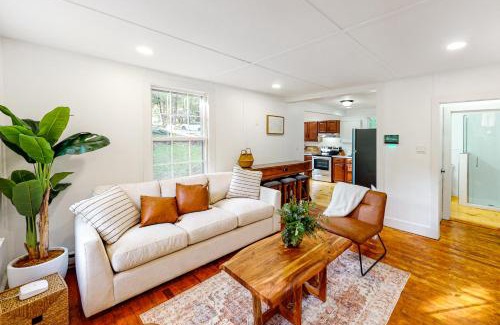 Canadensis Casa | Conifers & Cocktails