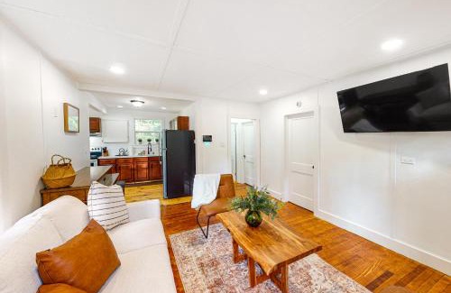 Canadensis Casa | Conifers & Cocktails