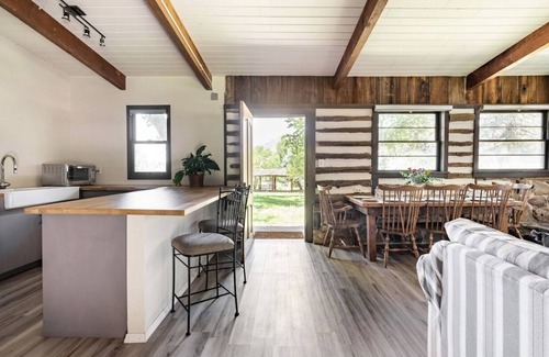 Kernville Casa | Connect with friends, private river, horses, all natural cedar hot tub