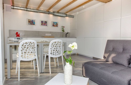 Honfleur Casa | Mini casa de diseño conectada 2 habitaciones 2 terrazas estacionamiento pantalla gigante