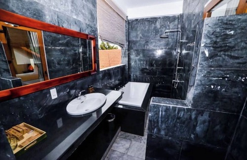 Hoi An Apartamento | Connecting room in Upscale Orchid Riverside Oasis.