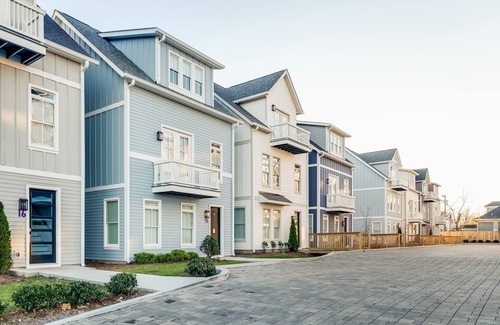 Germantown Cabaña | Connie & Tammy by Avantstay 2 Unit Buyout w/ 8BR in Heart of Nashville