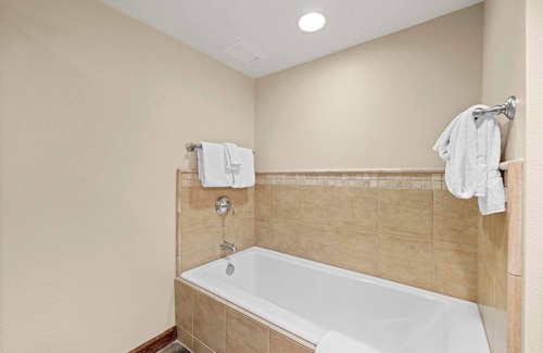 Olympic Valley Hotel | Conrad’s Mountain Retreat 1
