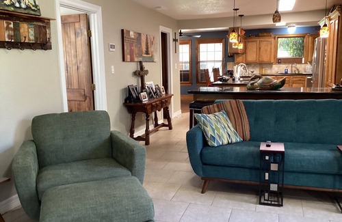 Montgomery Casa | ConRoy's Chickasaw Sleeps 20 Family gatherings celebrations or just hanging out