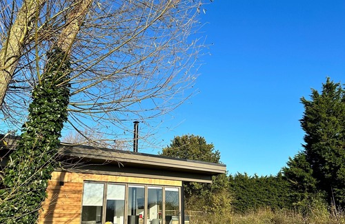 Colchester Casa | "Constable": Eco Lodge: Private Hot Tub