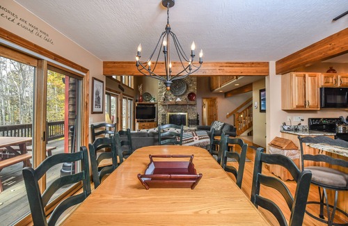 North Glade Hills Casa | Lake Front Home con muchas comodidades de la comunidad