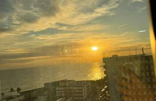 Amaralina Apartamento | Contemplate the sunset inside the apartment
