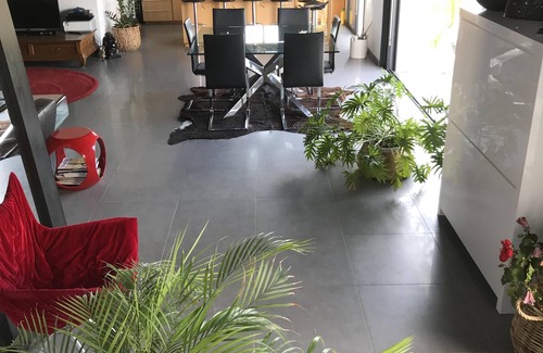 Montboucher-sur-Jabron Casa | Villa de arquitectura contemporánea con techos planos, últimos 3 años