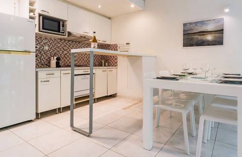 La Chapelle-sur-Erdre Cabaña | Gîte Contemporáneo con Jardín y Aparcamiento en La Chapelle-sur-Erdre