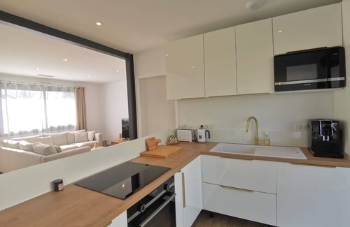 Saint-Julien-en-Born Casa | Contemporary Villa, Terrace and Pool House
