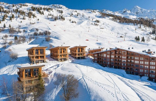 Arc-1800 Chalet De Esquí | Chalet contemporáneo con piscina privada, sauna y cine en casa en Arc 1800