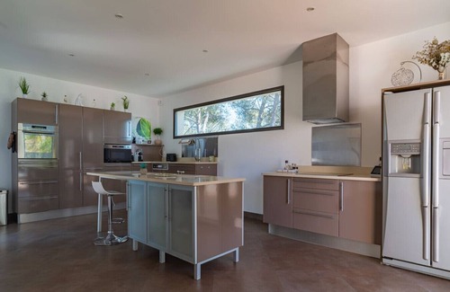 Saint-Gely-du-Fesc Casa | Contemporary Villa with infinity pool