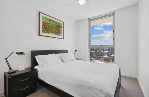 Fortitude Valley Apartamento | Contemporary 1-Bed with Pool Near Brisbane River