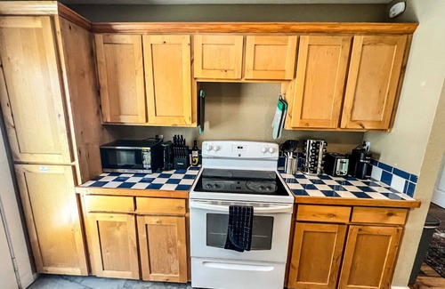 San Marcos Casa | Contemporary 2 bedroom house in San Marcos close to campus, downtown & the river