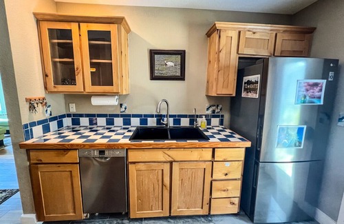 San Marcos Casa | Contemporary 2 bedroom house in San Marcos close to campus, downtown & the river